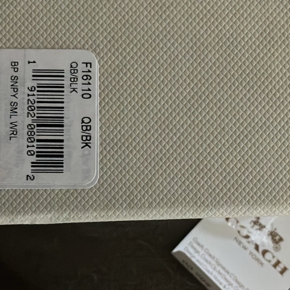 NWT! Coach, large black, snoopy peanuts, wristlet box addition - Picture 5 of 5